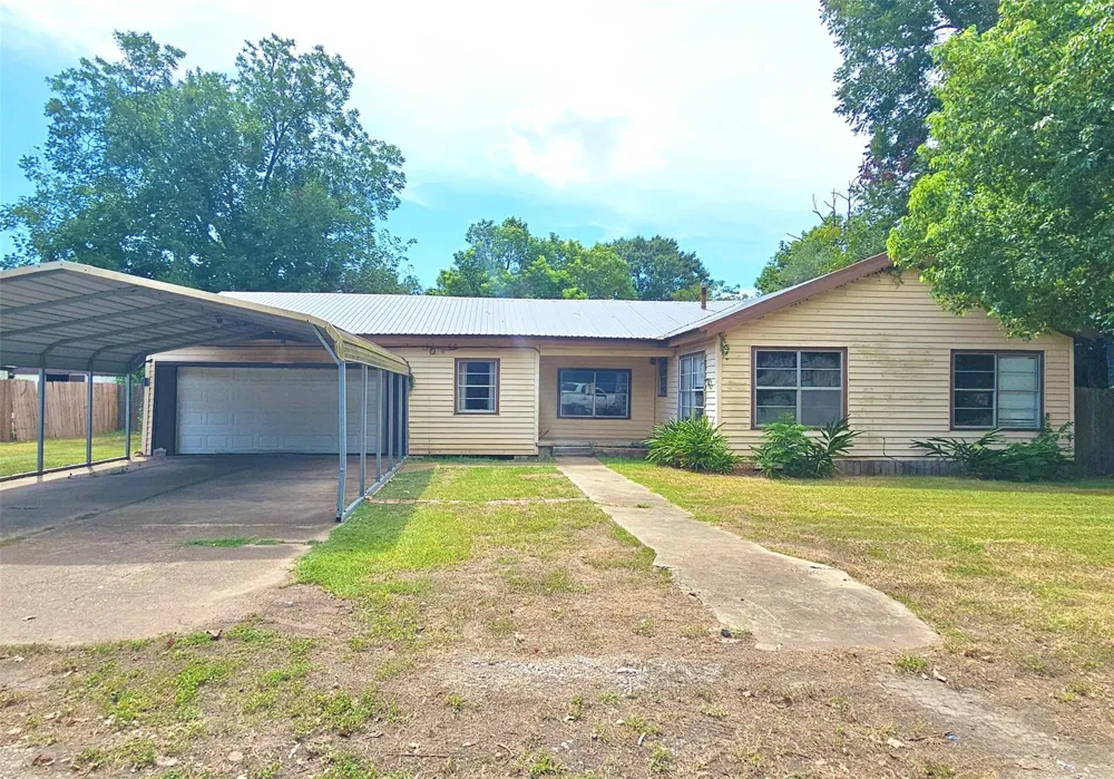 24 Peach Street Lolita, TX 77971