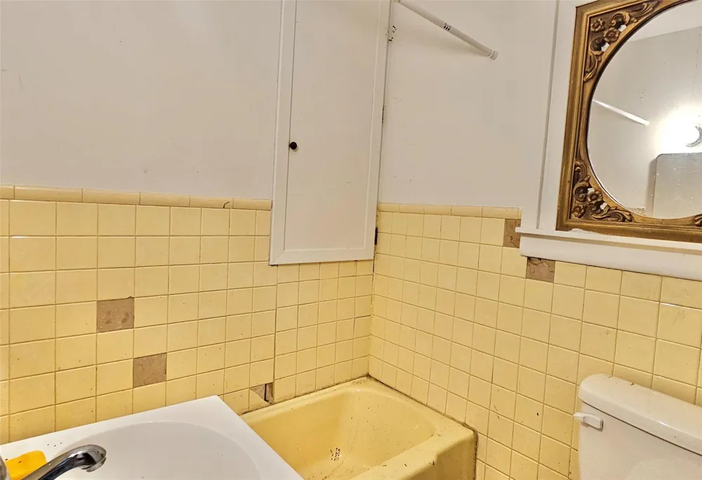 24 Peach Street Lolita, TX 77971