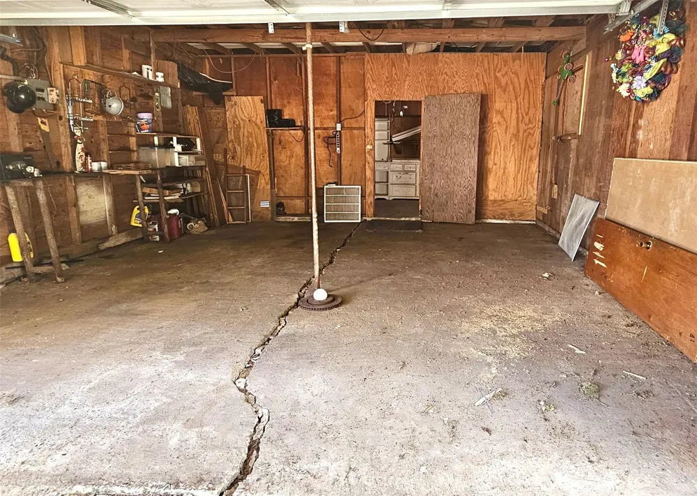 24 Peach Street Lolita, TX 77971