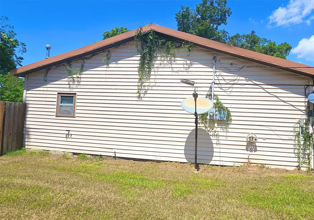 24 Peach Street Lolita, TX 77971