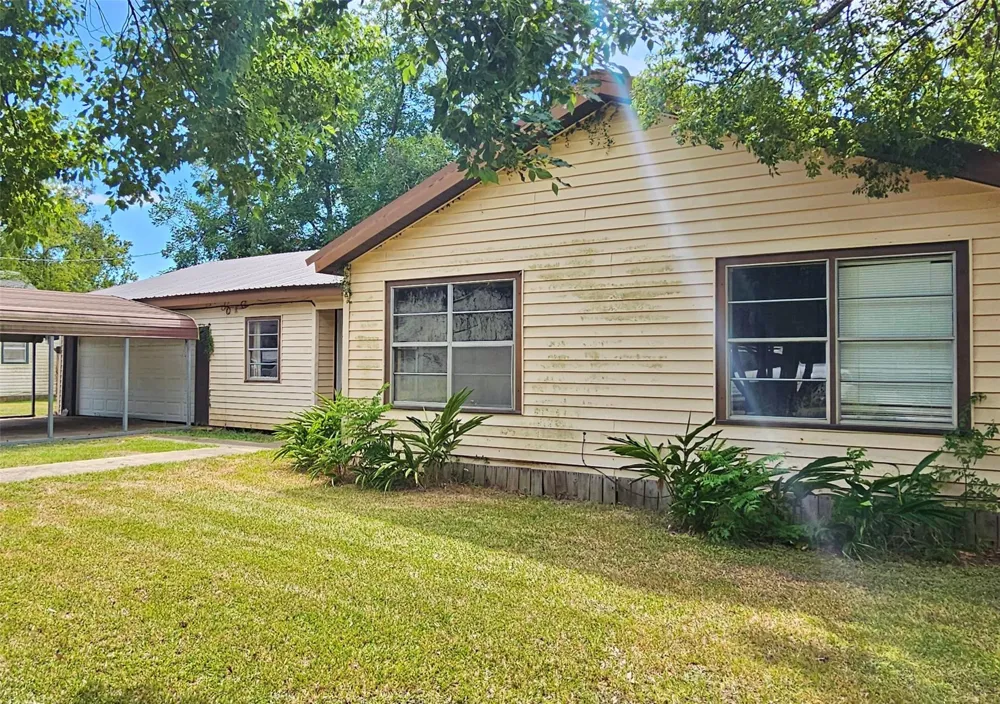 24 Peach Street Lolita, TX 77971