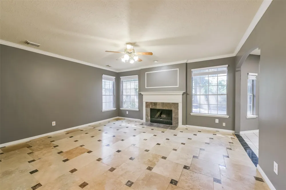 2509 S Mission Circle Friendswood, TX 77546
