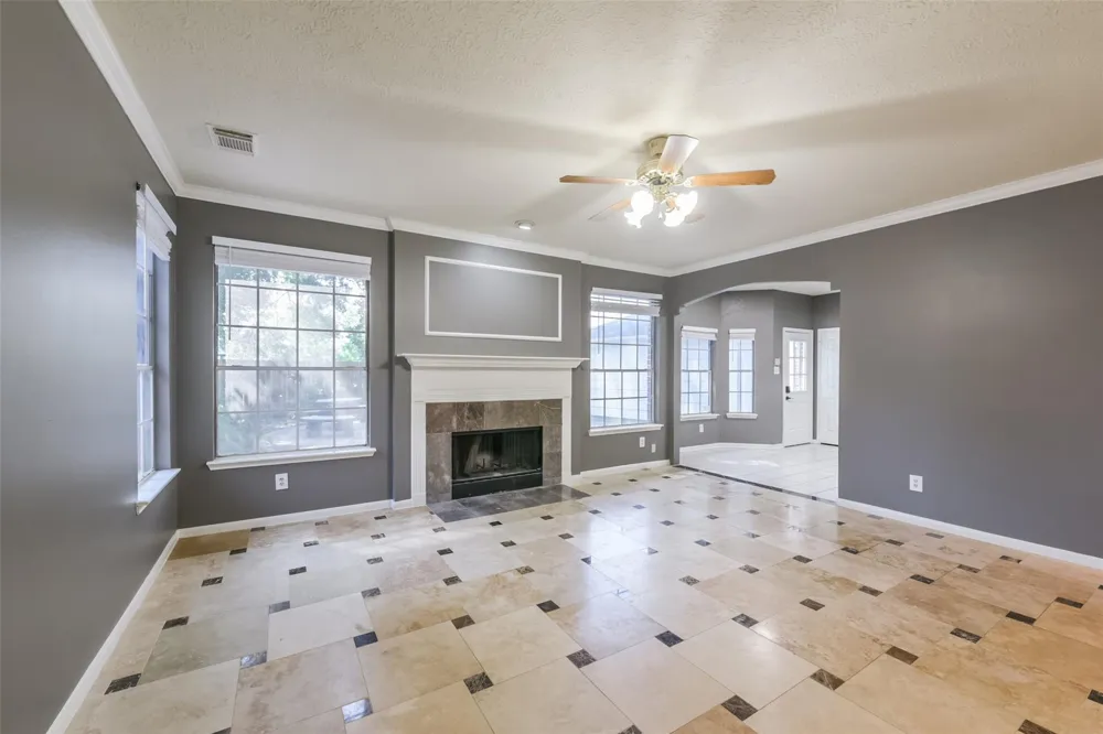2509 S Mission Circle Friendswood, TX 77546