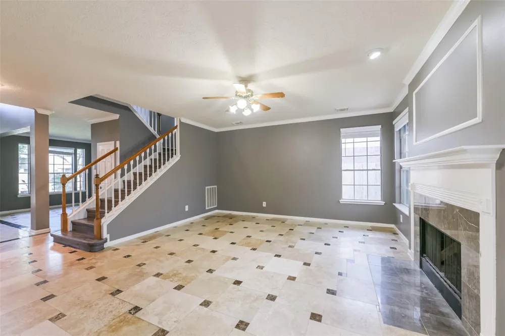 2509 S Mission Circle Friendswood, TX 77546