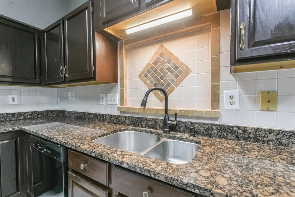 2509 S Mission Circle Friendswood, TX 77546