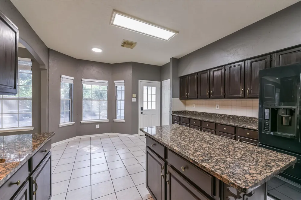 2509 S Mission Circle Friendswood, TX 77546