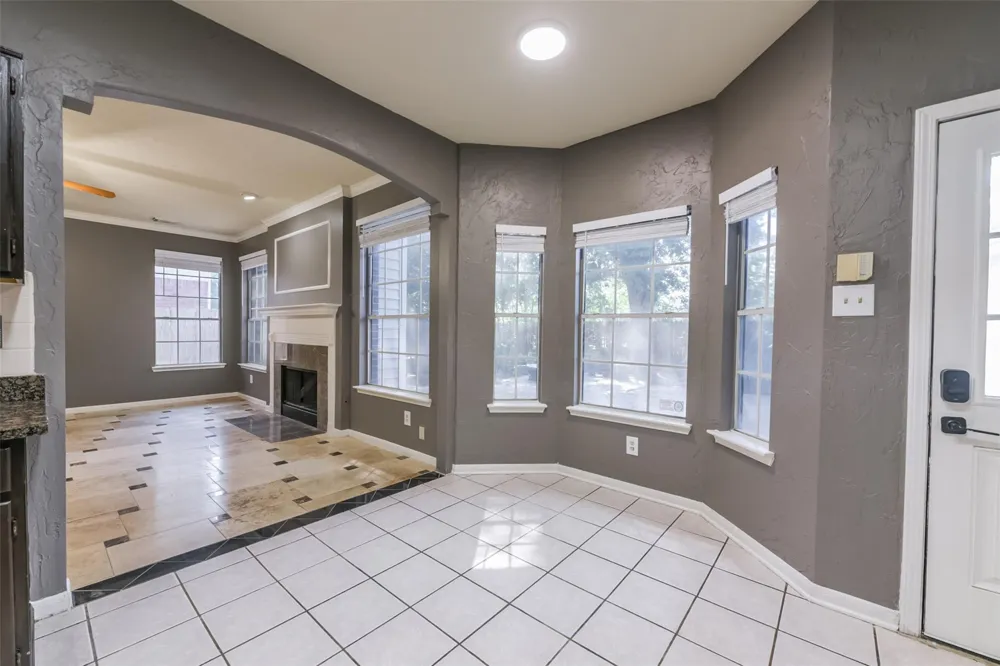 2509 S Mission Circle Friendswood, TX 77546