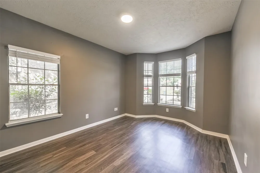 2509 S Mission Circle Friendswood, TX 77546
