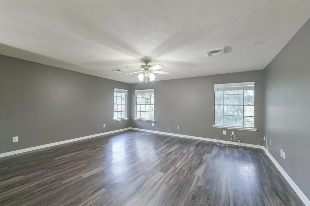 2509 S Mission Circle Friendswood, TX 77546