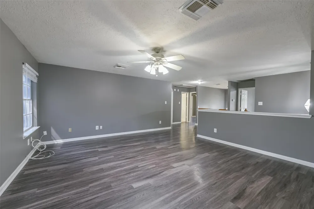 2509 S Mission Circle Friendswood, TX 77546