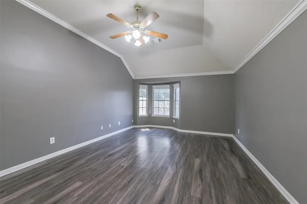 2509 S Mission Circle Friendswood, TX 77546