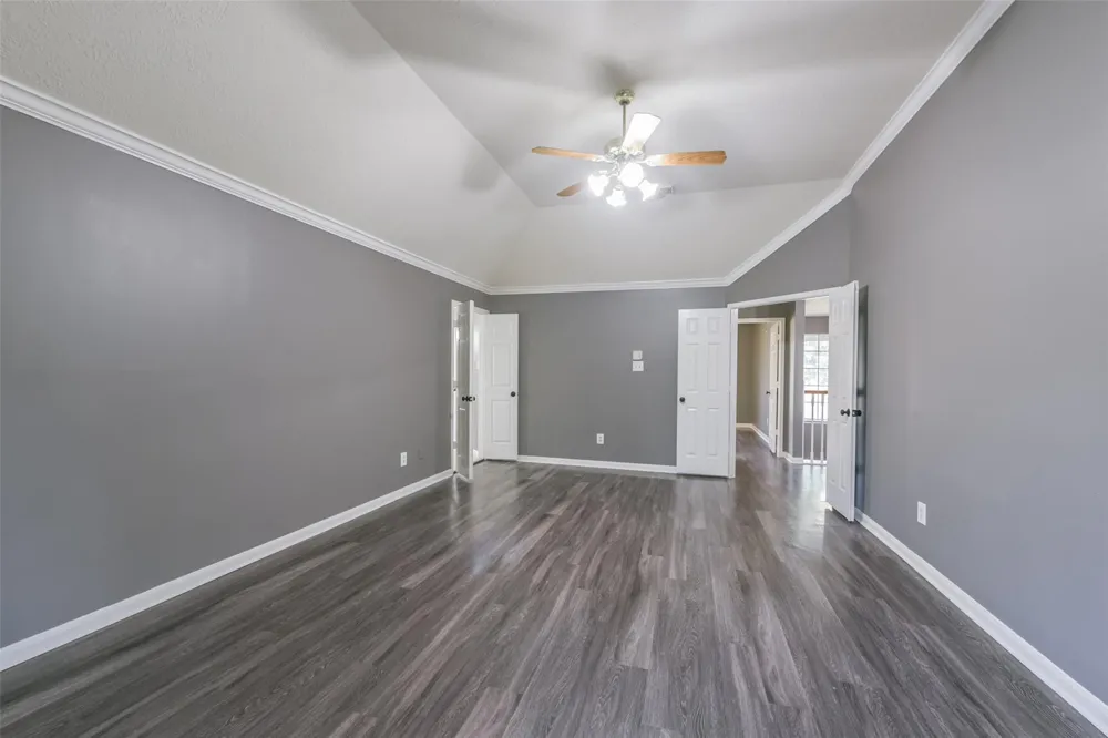 2509 S Mission Circle Friendswood, TX 77546