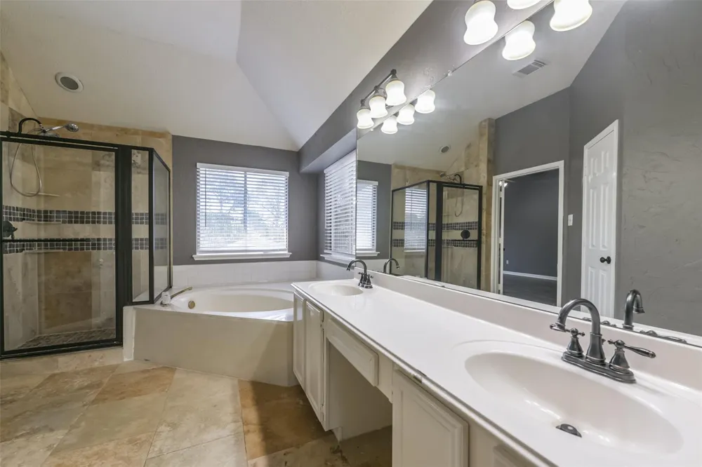 2509 S Mission Circle Friendswood, TX 77546