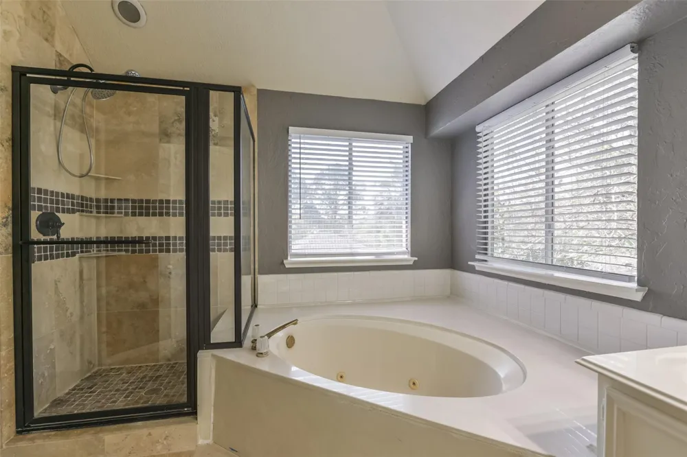 2509 S Mission Circle Friendswood, TX 77546