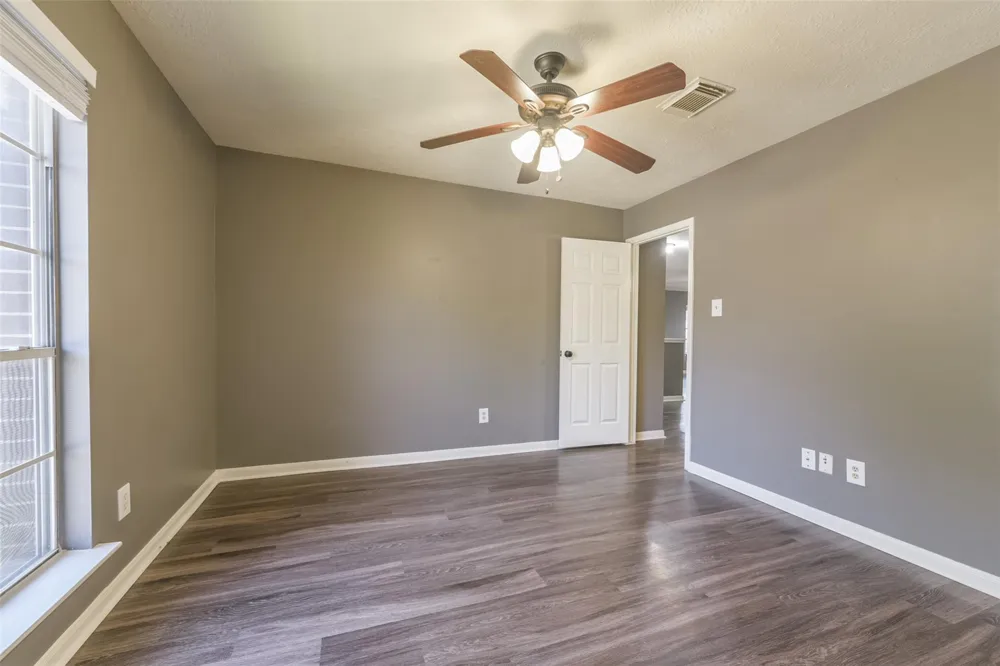 2509 S Mission Circle Friendswood, TX 77546