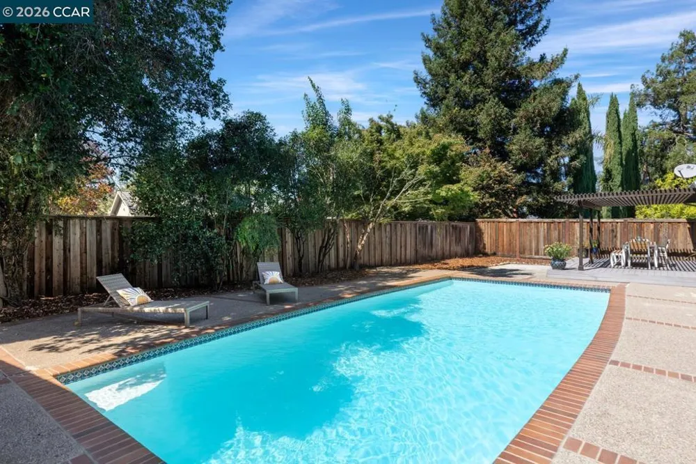 933 Brink Ct Concord, CA 94518