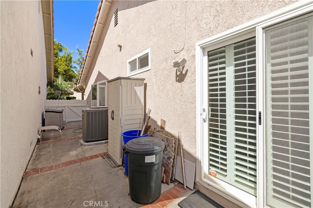 27752 VIA SARASATE Mission Viejo, CA 92692