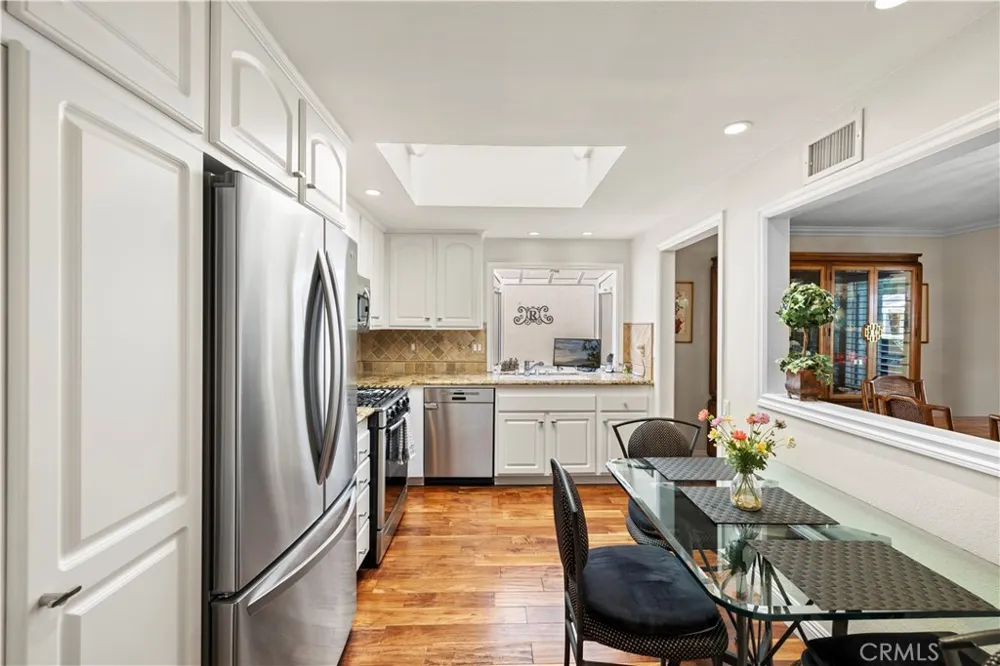 27752 VIA SARASATE Mission Viejo, CA 92692