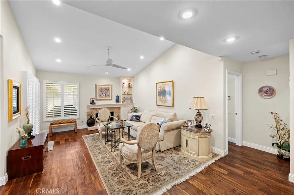 27752 VIA SARASATE Mission Viejo, CA 92692