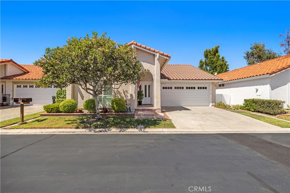 27752 VIA SARASATE Mission Viejo, CA 92692