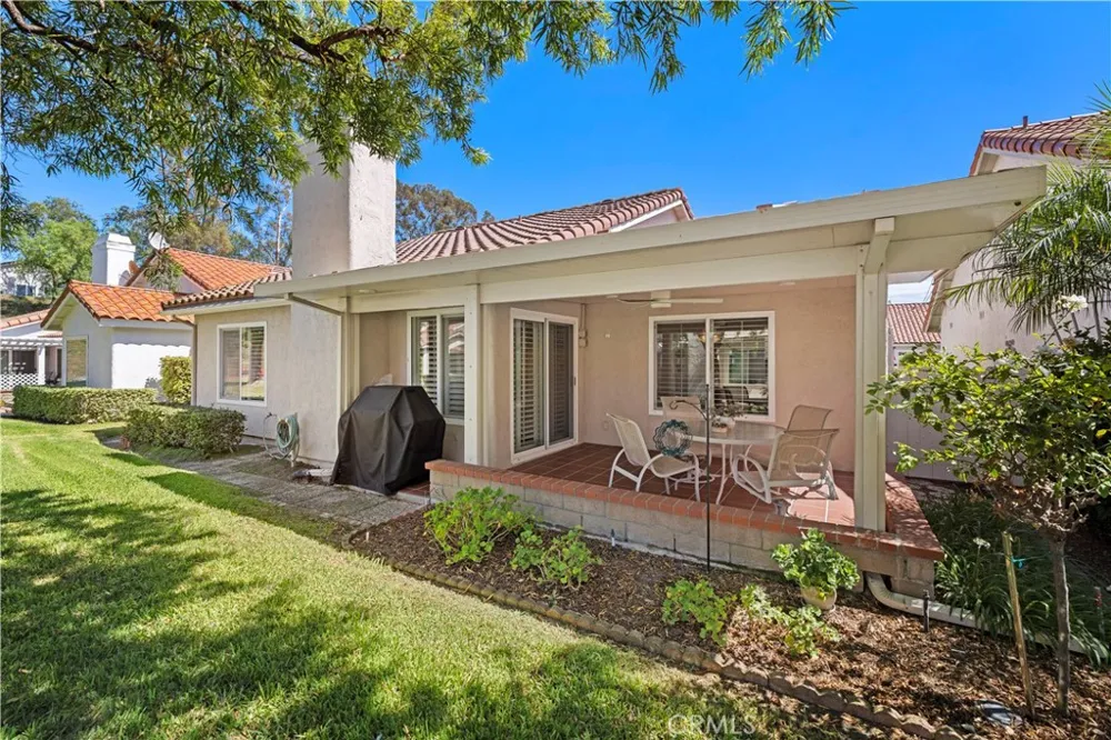 27752 VIA SARASATE Mission Viejo, CA 92692