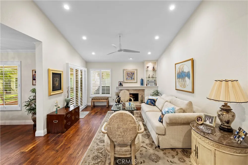27752 VIA SARASATE Mission Viejo, CA 92692