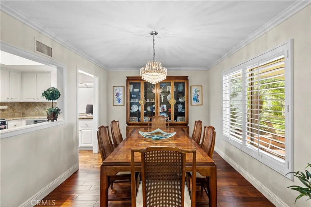 27752 VIA SARASATE Mission Viejo, CA 92692