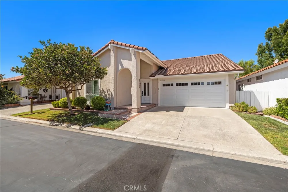 27752 VIA SARASATE Mission Viejo, CA 92692