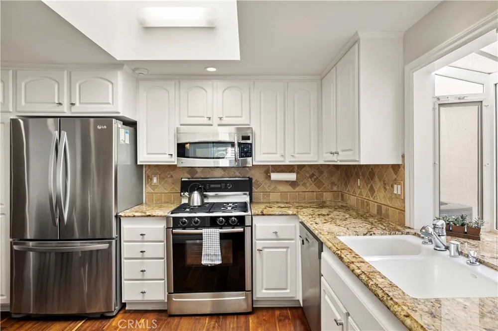 27752 VIA SARASATE Mission Viejo, CA 92692
