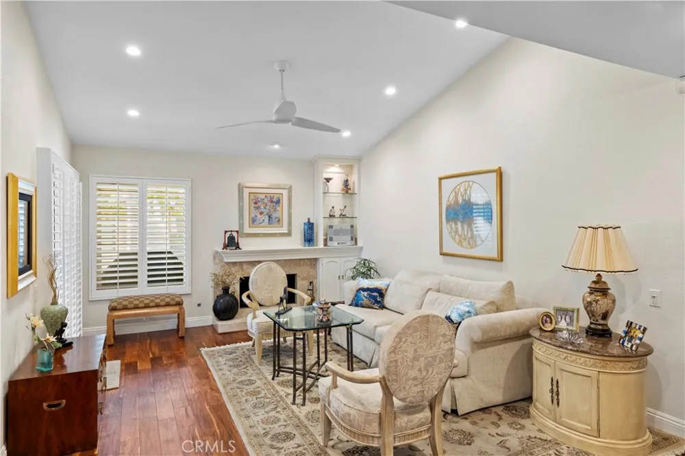 27752 VIA SARASATE Mission Viejo, CA 92692