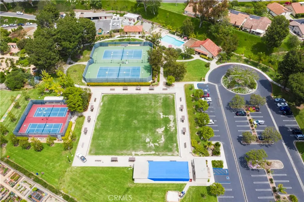 27752 VIA SARASATE Mission Viejo, CA 92692