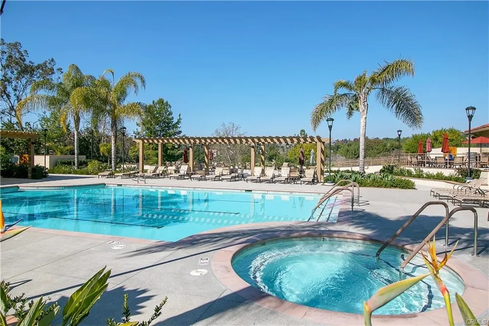 27752 VIA SARASATE Mission Viejo, CA 92692