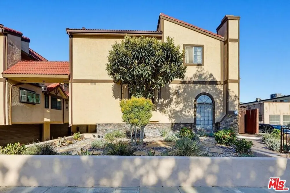 212 La France Avenue #B Alhambra, CA 91801