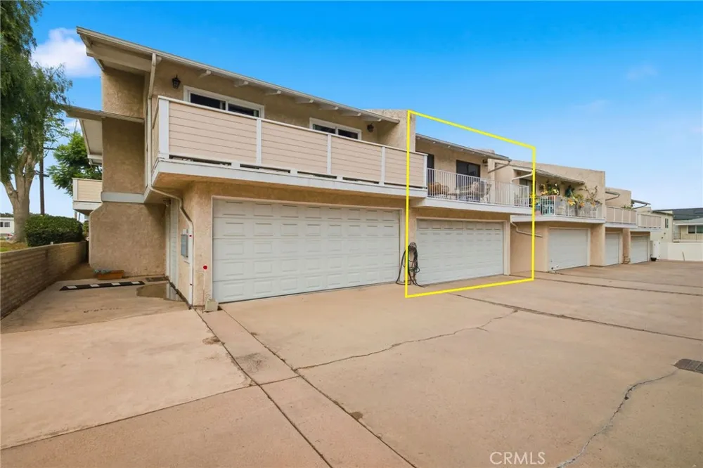 2300 Carnegie Lane #4 Redondo Beach, CA 90278