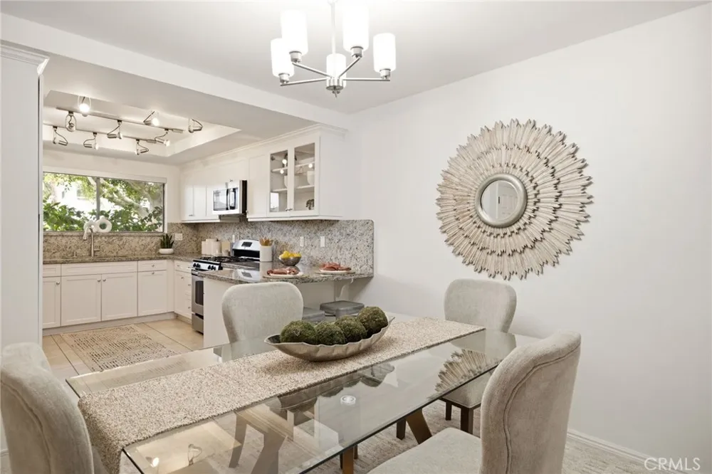 2300 Carnegie Lane #4 Redondo Beach, CA 90278