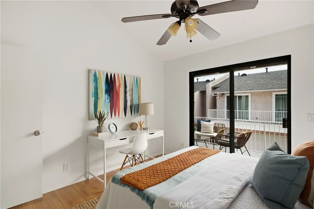 2300 Carnegie Lane #4 Redondo Beach, CA 90278