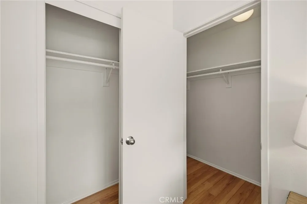 2300 Carnegie Lane #4 Redondo Beach, CA 90278