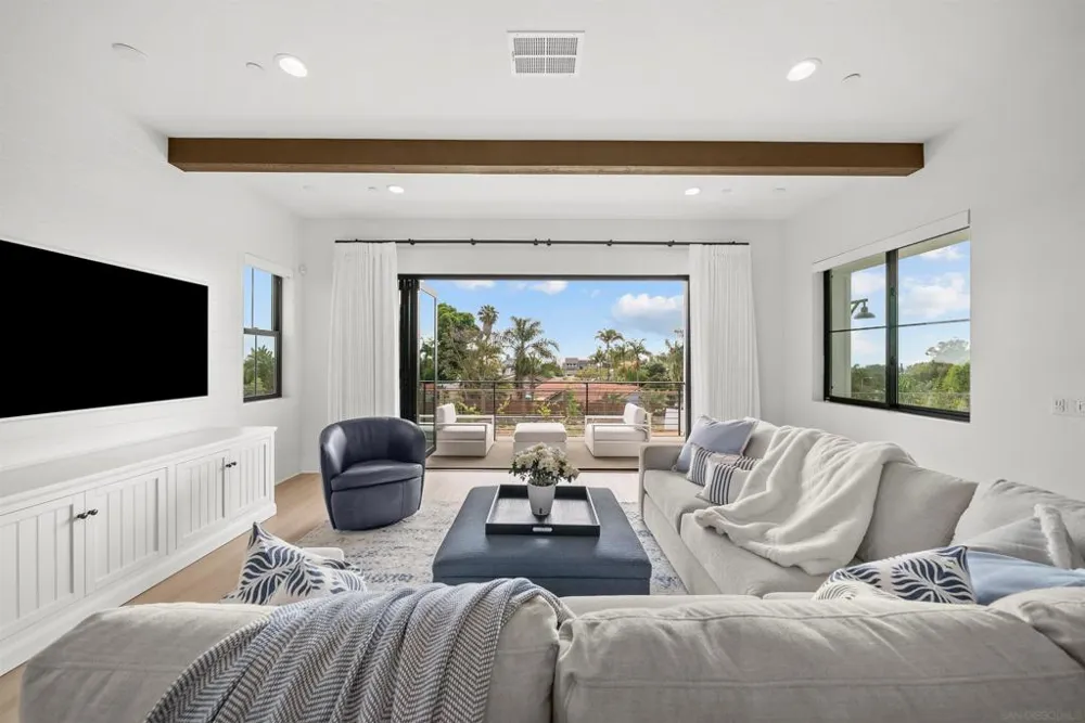 1260 Molara Ln Encinitas, CA 92024