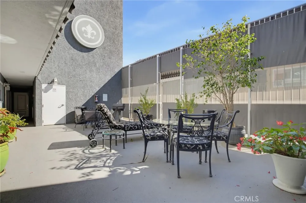 1401 E 3rd Street #16 Long Beach, CA 90802