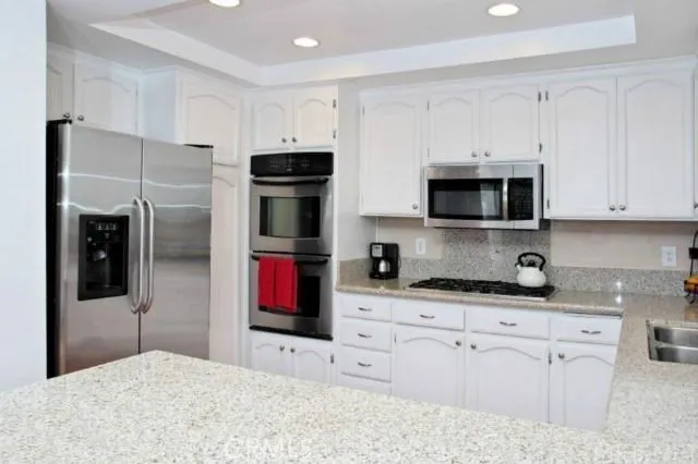 5246 Calderon Road Woodland Hills, CA 91364