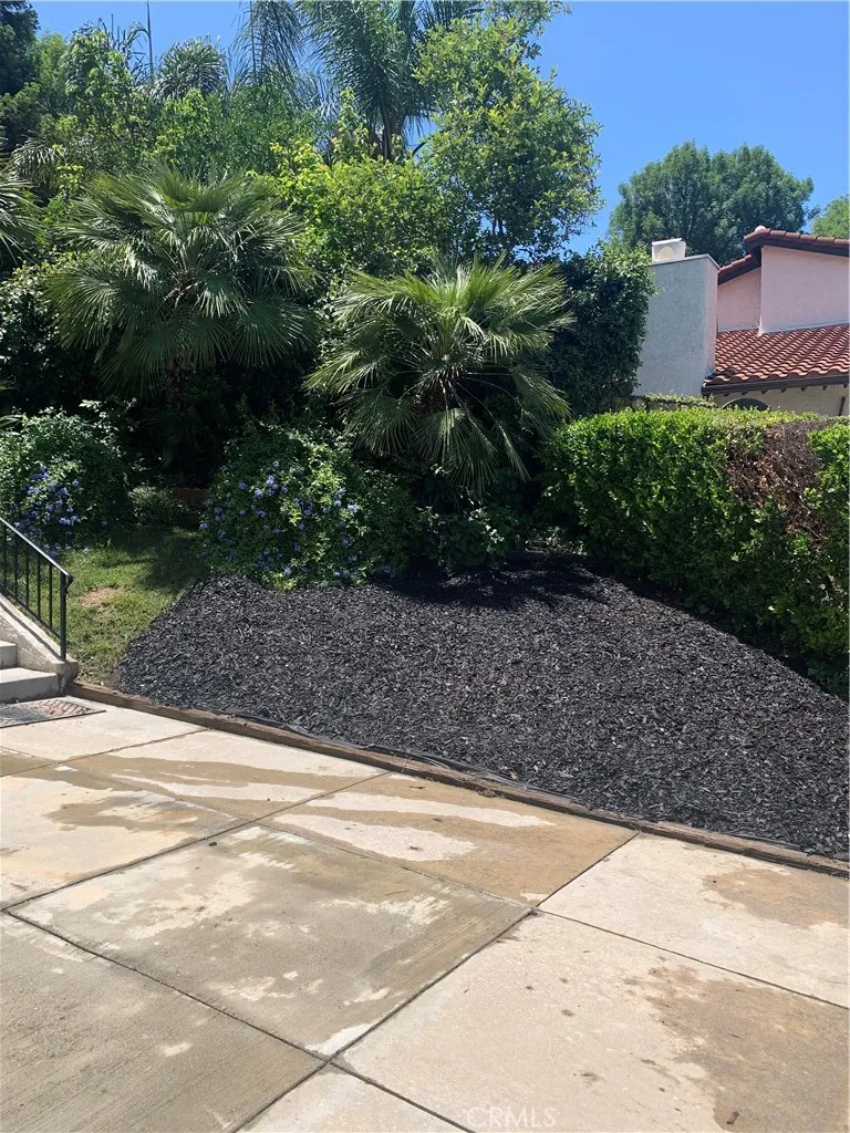 5246 Calderon Road Woodland Hills, CA 91364