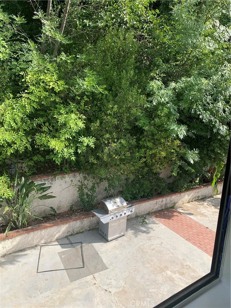 5246 Calderon Road Woodland Hills, CA 91364