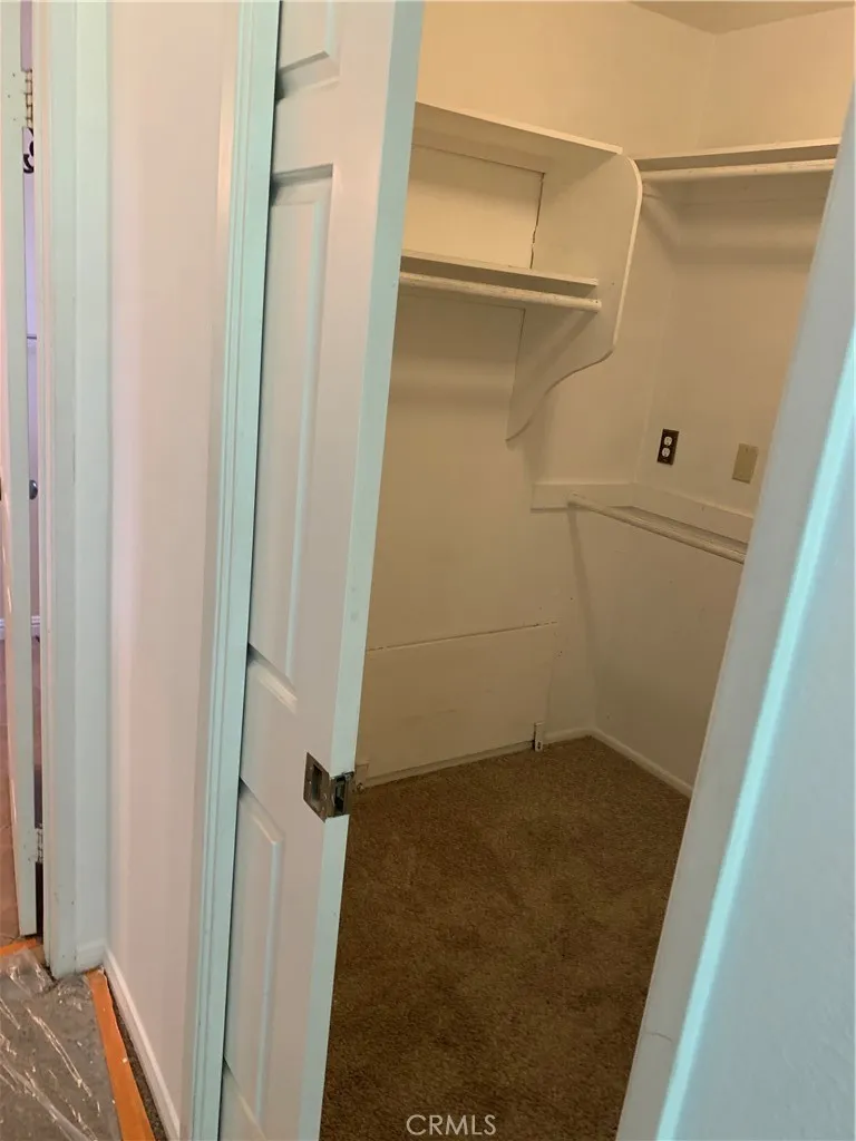 5246 Calderon Road Woodland Hills, CA 91364