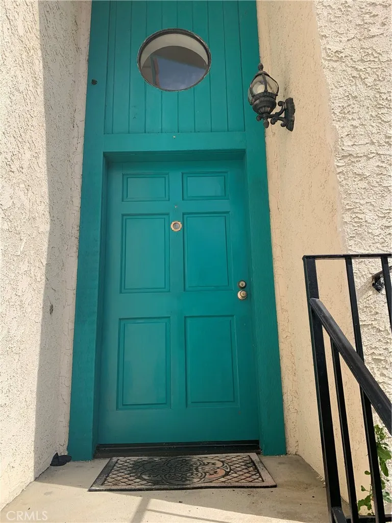 5246 Calderon Road Woodland Hills, CA 91364