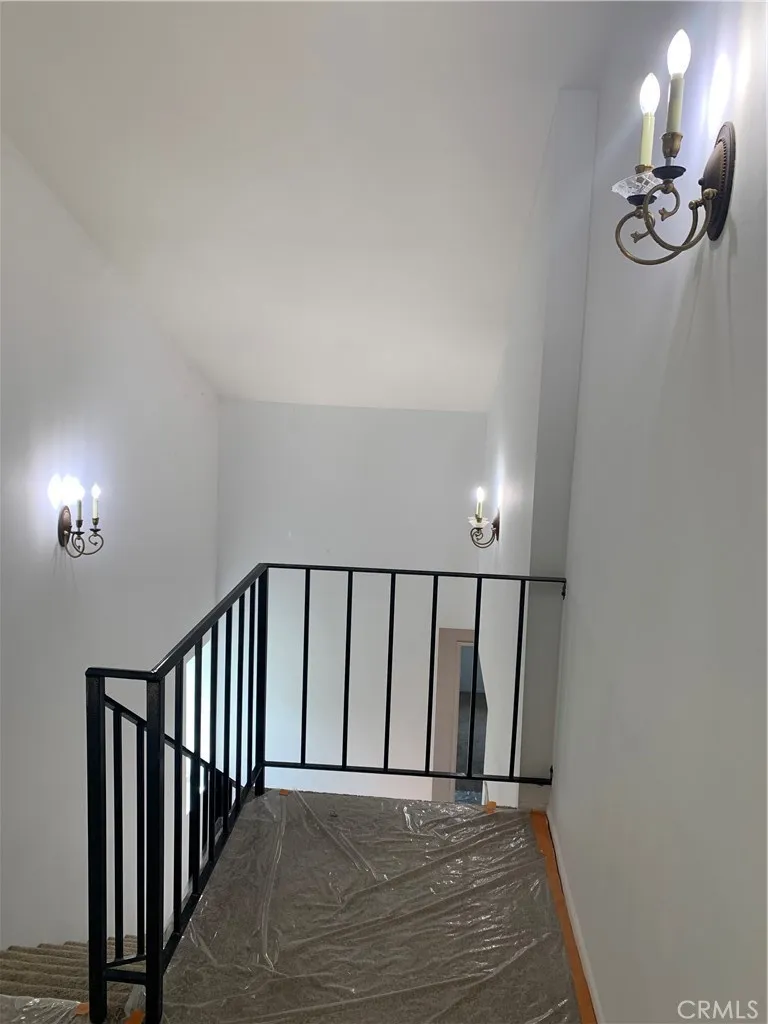 5246 Calderon Road Woodland Hills, CA 91364