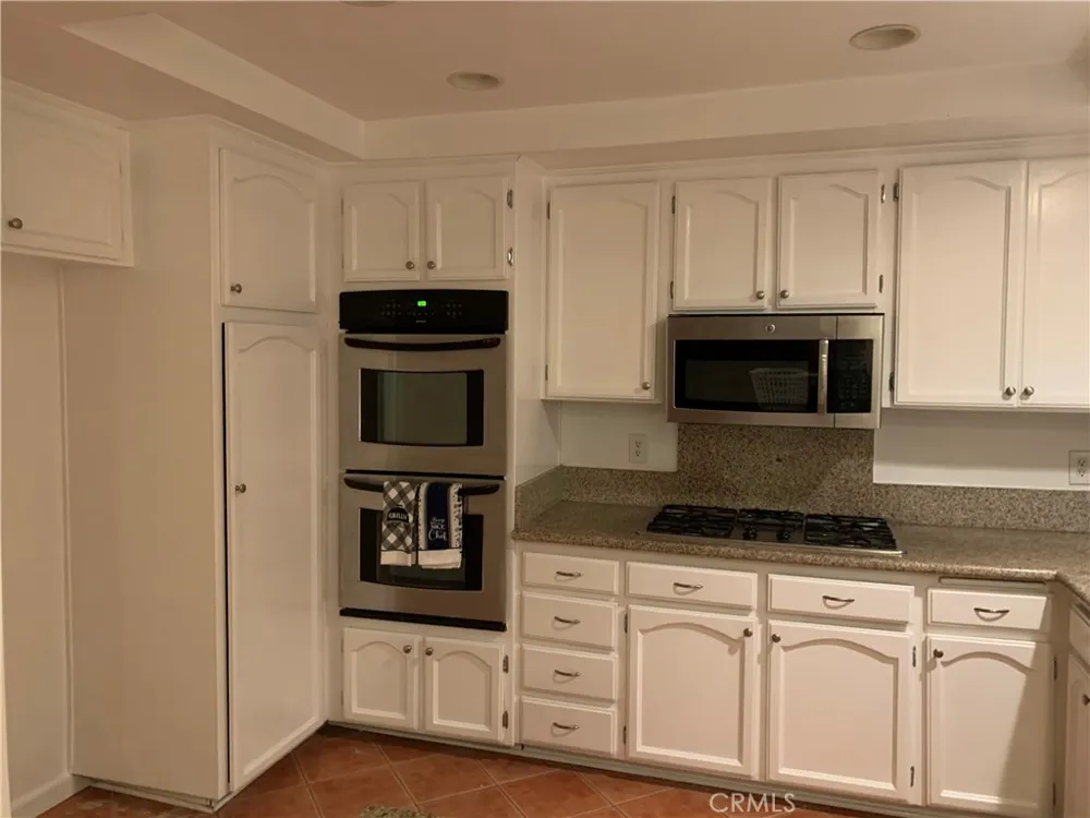 5246 Calderon Road Woodland Hills, CA 91364