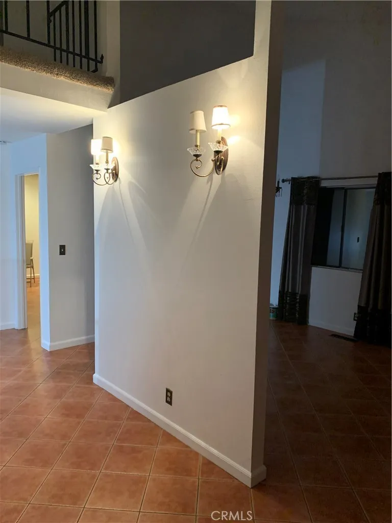 5246 Calderon Road Woodland Hills, CA 91364