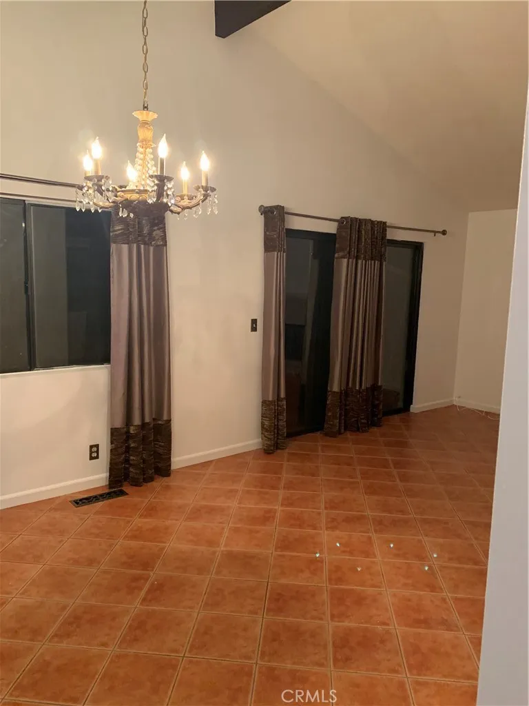 5246 Calderon Road Woodland Hills, CA 91364