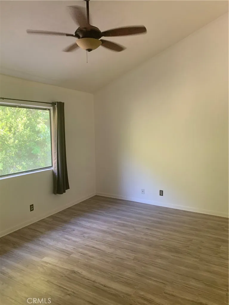 5246 Calderon Road Woodland Hills, CA 91364