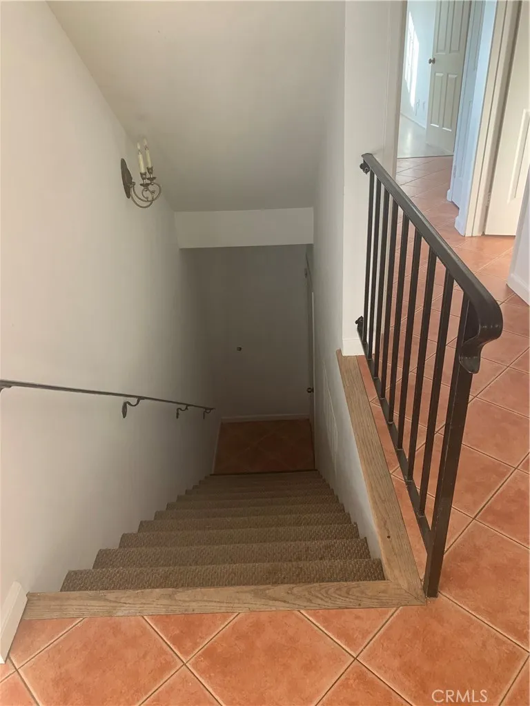 5246 Calderon Road Woodland Hills, CA 91364